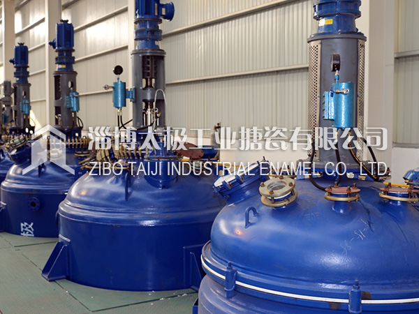 電加熱搪瓷反應(yīng)釜加工過(guò)程中有哪些注意事項(xiàng)